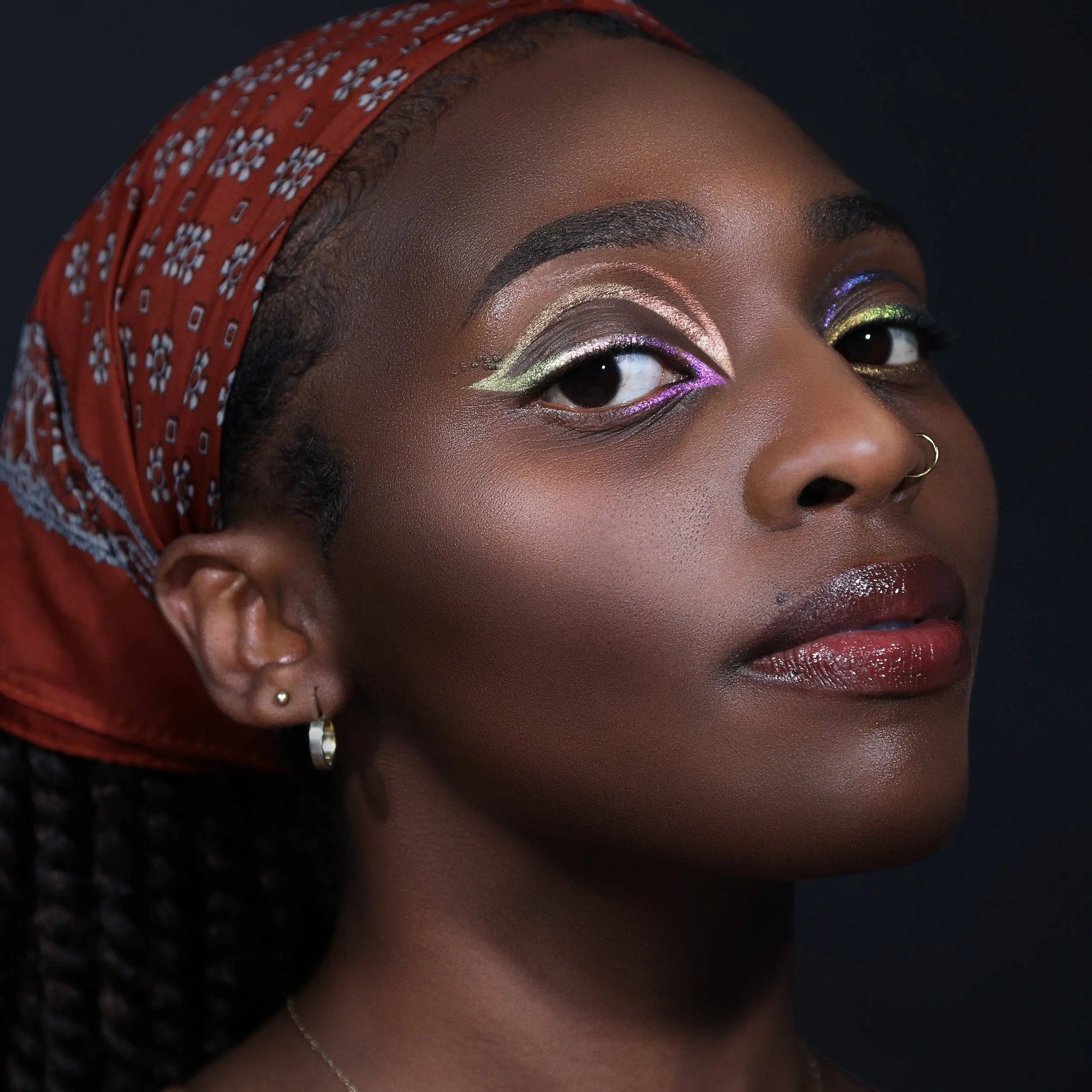 Supernova Multichrome Gel Liner (001, Atlas) Moira Cosmetics-  waterproof, smudge-proof, and transfer-resistant finish. eyeliner _NextGen Glam